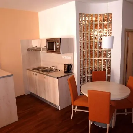 アパート Apartman *